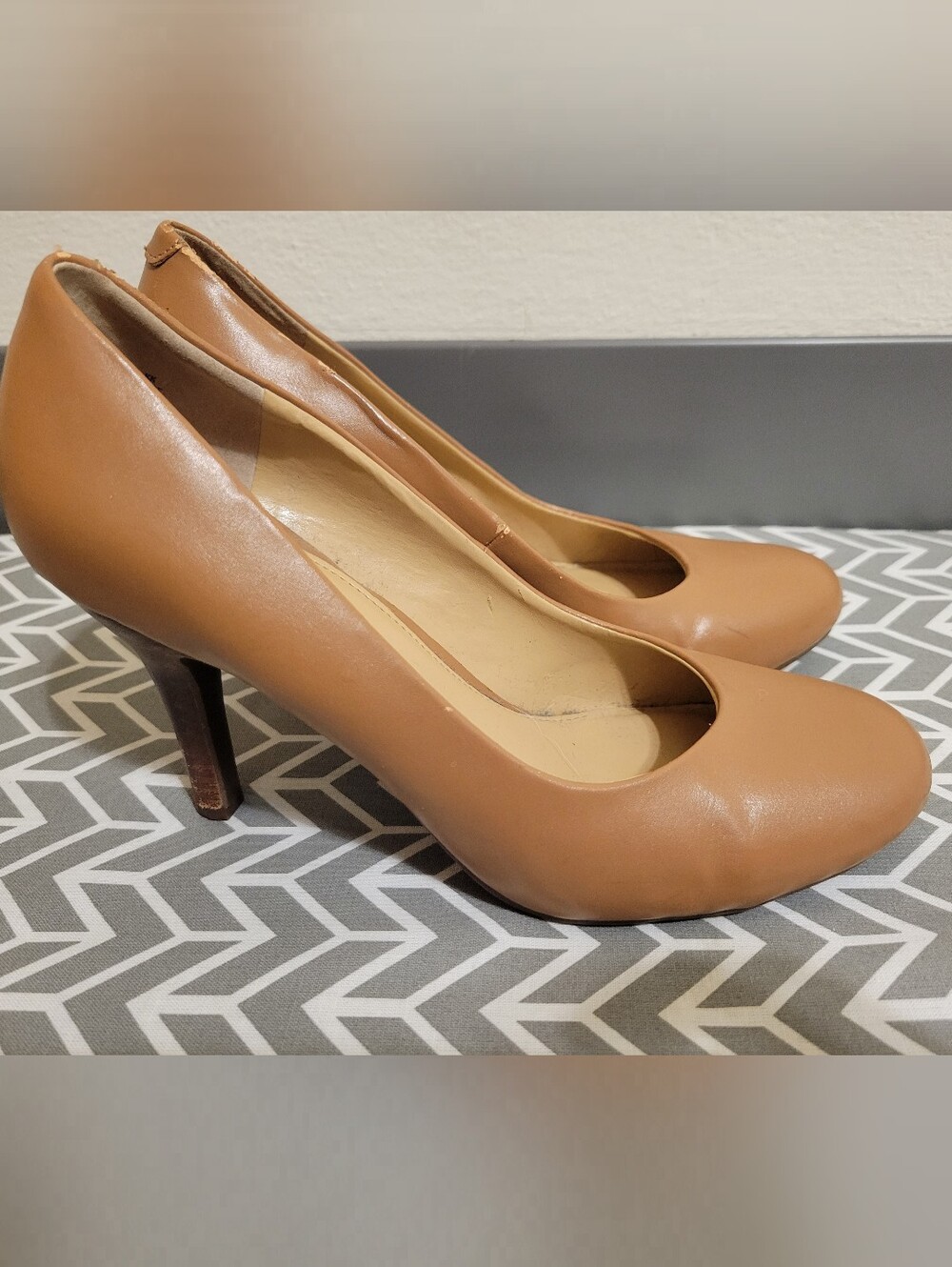 Kelly and Katie Classic Women's Tan Leather Pumps Size 6.5